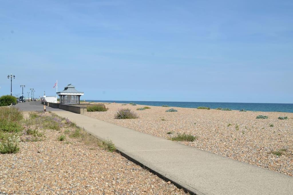 Villa Pebble House à Worthing Extérieur photo